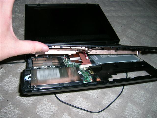 Laptop prying